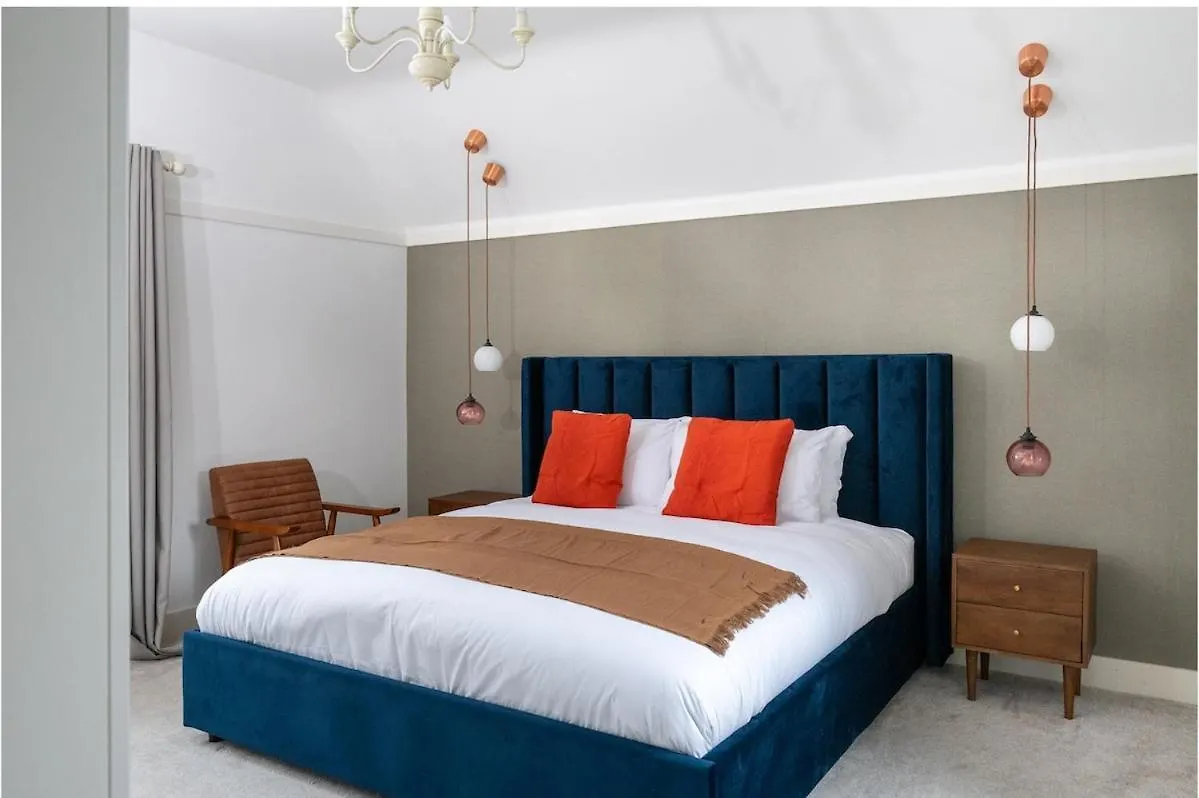 Windsor Manor - Luxury 5-Bed Retreat In Solihull 0*,  United Kingdom