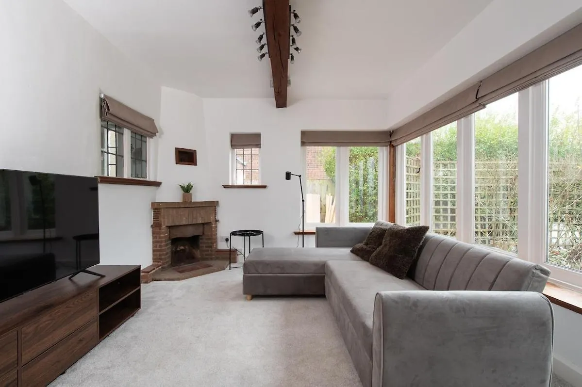 Windsor Manor - Luxury 5-Bed Retreat In Solihull 0*,  United Kingdom