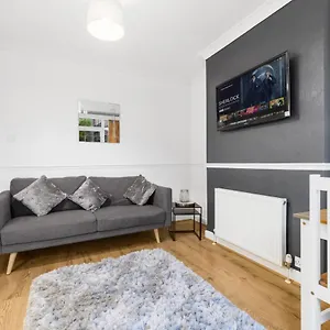  Holiday home Spacious 4 Bedroom House Located Near Nec, Bhx & Hs2