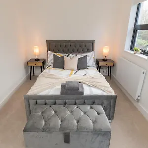  Holiday home The Broad Oaks