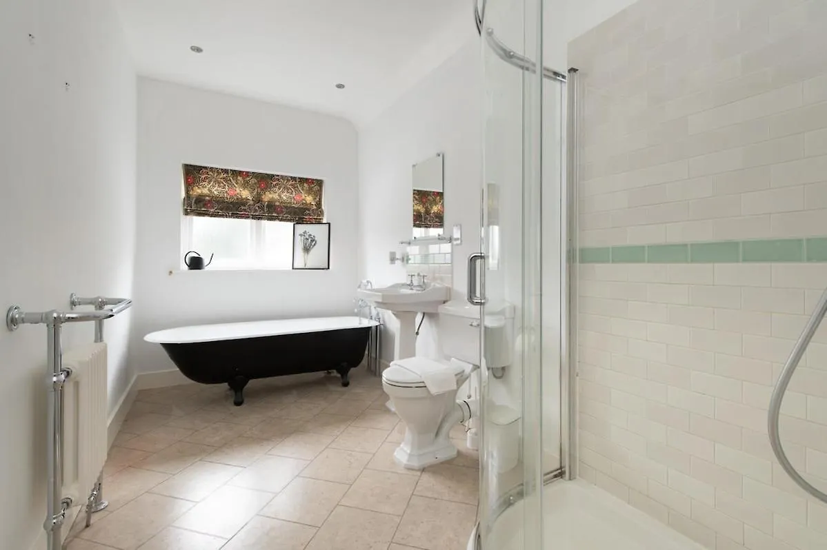 Holiday home Windsor Manor - Luxury 5-Bed Retreat In Solihull